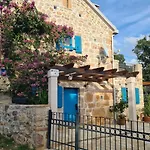 Altes Steinhaus Goranova Kuca By Interhome Vakantiehuis Seline