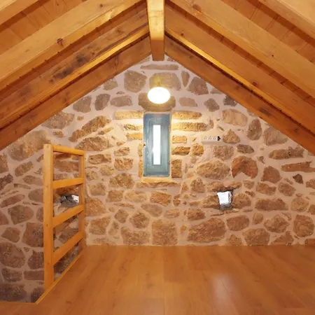 בית נופש Altes Steinhaus Goranova Kuca By Interhome *