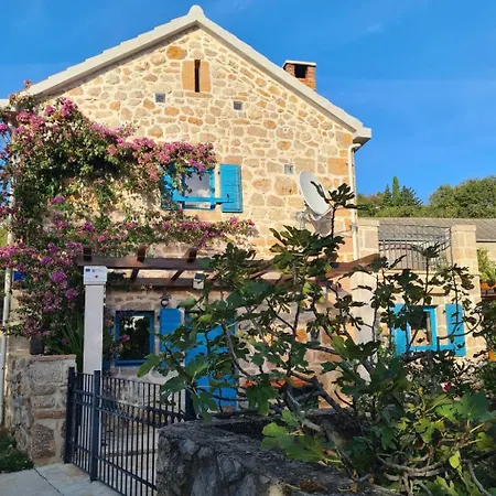 Altes Steinhaus Goranova Kuca By Interhome בית נופש סלינה