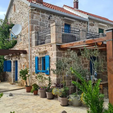 בית נופש Altes Steinhaus Goranova Kuca By Interhome *
