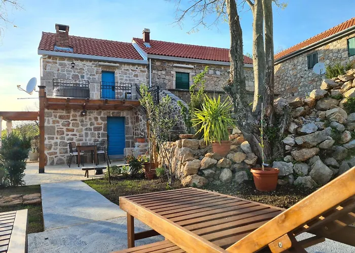 Vakantiehuis Altes Steinhaus Goranova Kuca By Interhome *