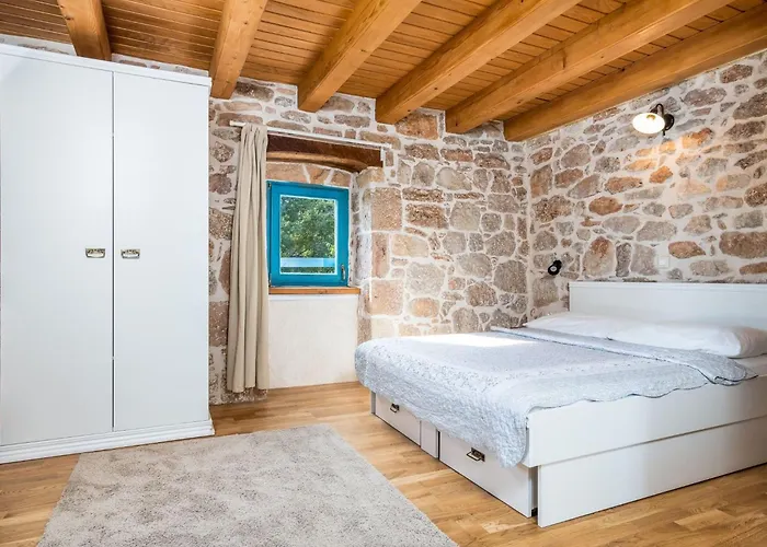 Vakantiehuis Altes Steinhaus Goranova Kuca By Interhome *